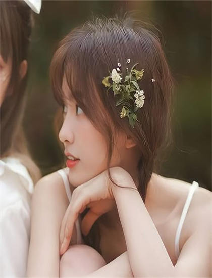 《绿地黄花》角色研究：剧情的情节发展与悬念设置 展现表演艺术的魅力